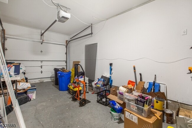 Building Photo - 6-06 Cross Meadows