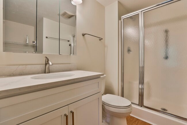 Building Photo - 4 Myopia Ln
