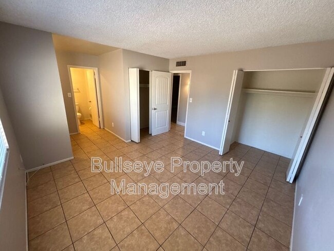 Building Photo - 4625 N 75th Ln