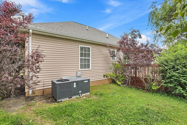 Building Photo - 5009 Legacy Dr