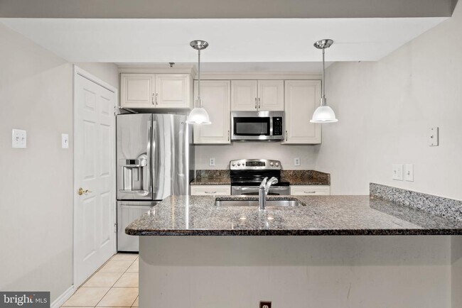 Building Photo - 1504 Lincoln Way