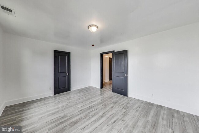 Building Photo - 3918 10th St NE