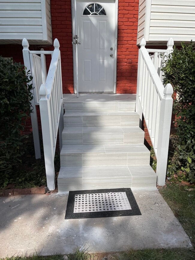 Building Photo - 152 Rountree Rd