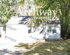 Building Photo - 5662 Parkview Ave