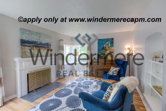 Building Photo - Charming Updated Home in Desirable Colonial Heights – Prime Location!