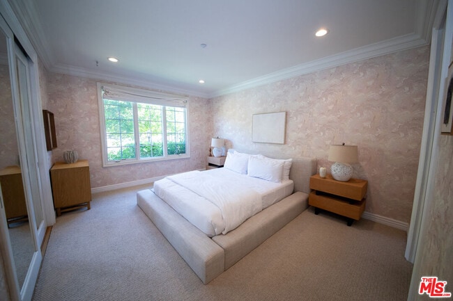Building Photo - 3685 Benedict Canyon Ln