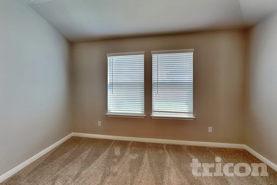 Building Photo - 5816 Zoey Wy