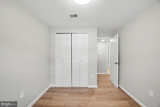 Building Photo - 4522 Glendale Rd