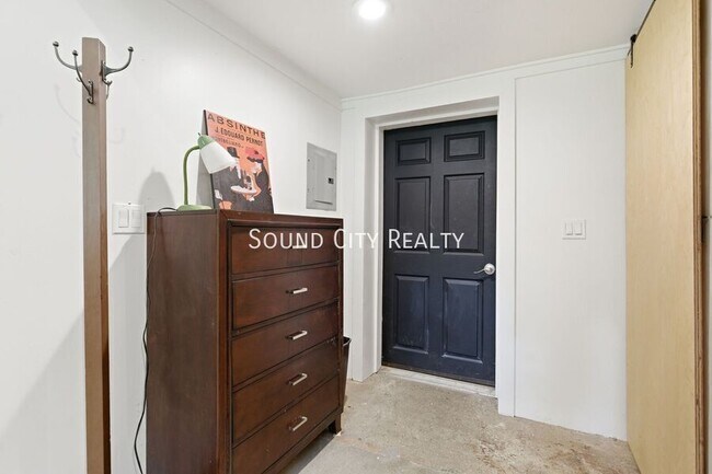 Building Photo - 113 Neese Dr
