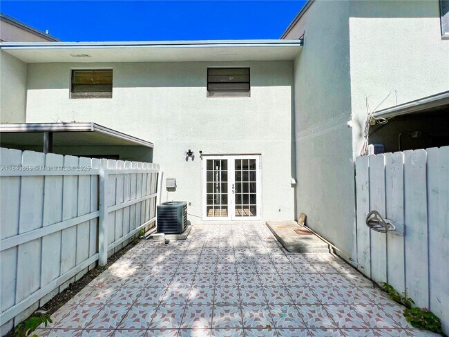 Building Photo - 5808 W 18th Ave