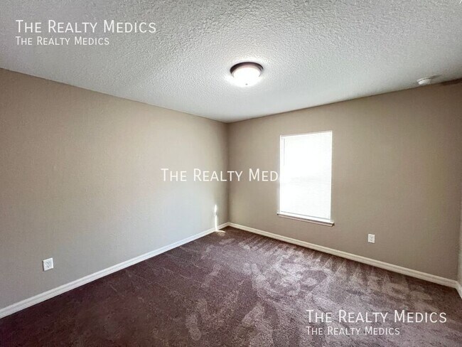 Building Photo - 36 Malauka Run Dr