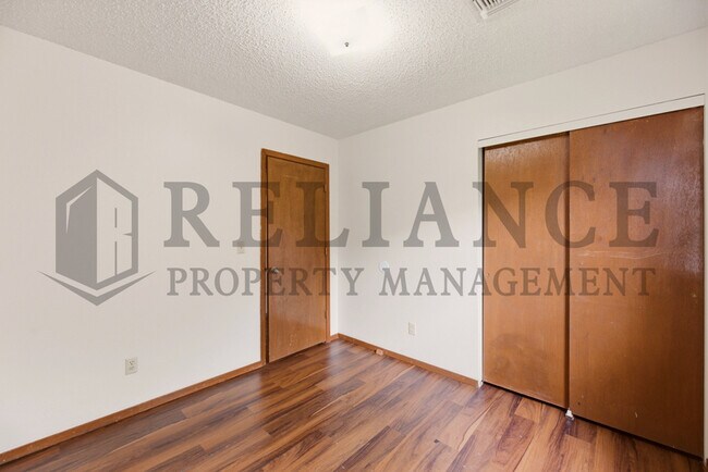 Building Photo - 1158 N Edwards