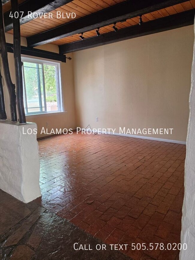 Building Photo - 407 Rover Blvd