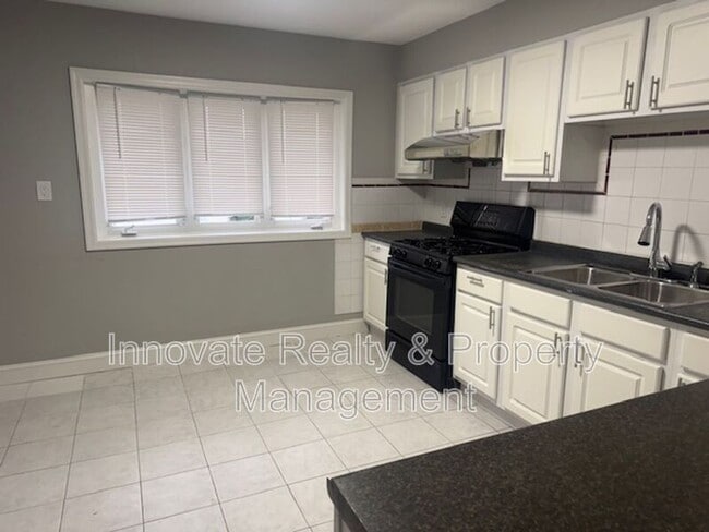 Building Photo - 2819 Comly Rd