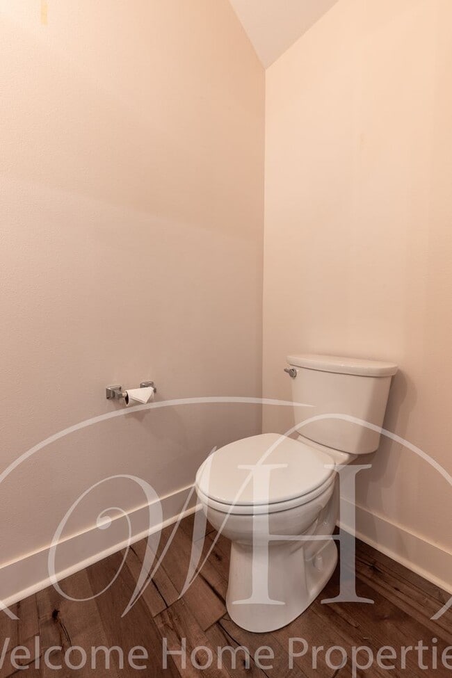 Building Photo - 22 NE Hadley Way