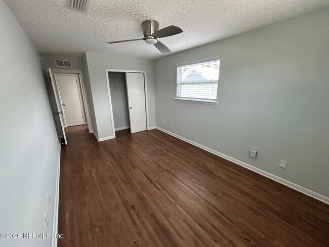 Building Photo - 240 Hopkins St