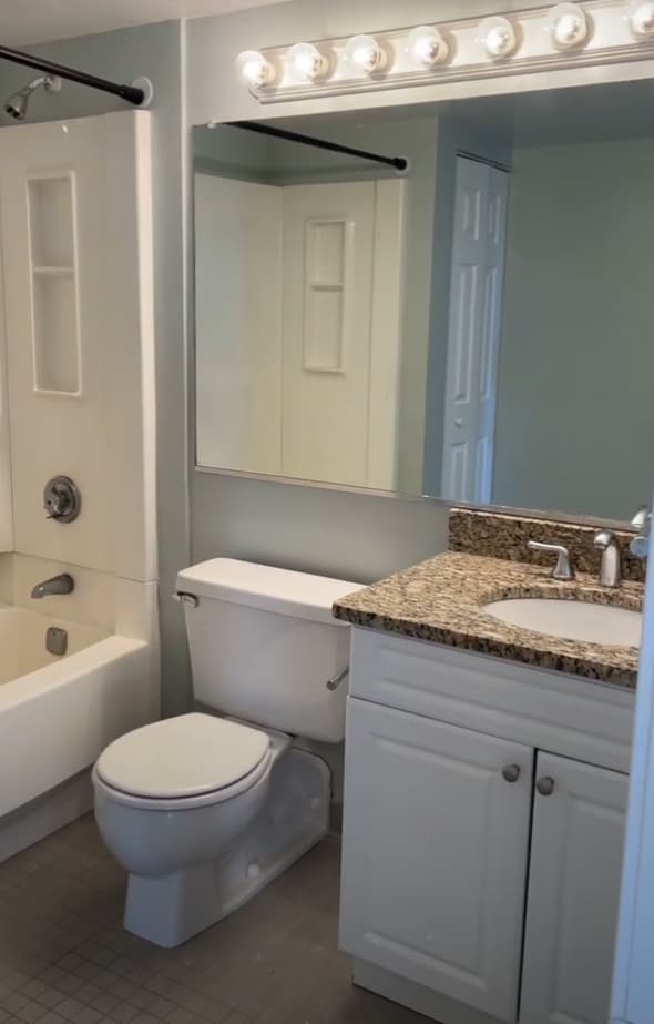 Building Photo - 12 Everett St