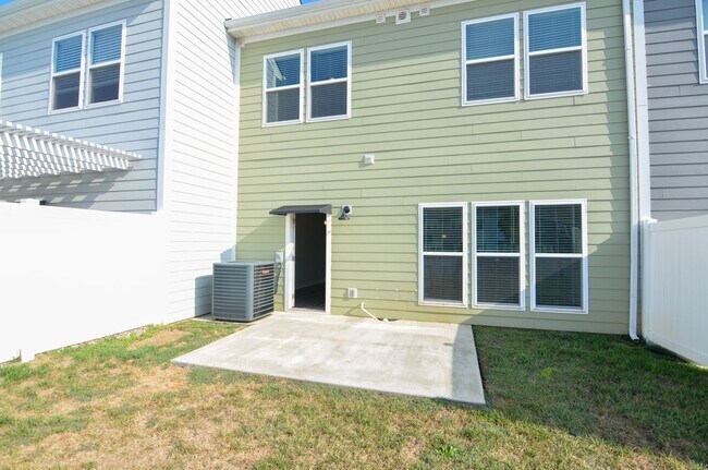 Building Photo - Stunner in Harvest Point