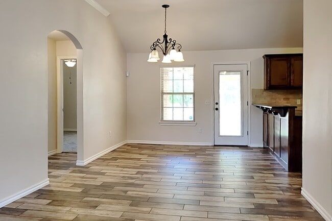 Building Photo - 12505 Edison Dr