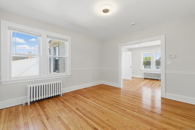 Building Photo - 128 Thomas St