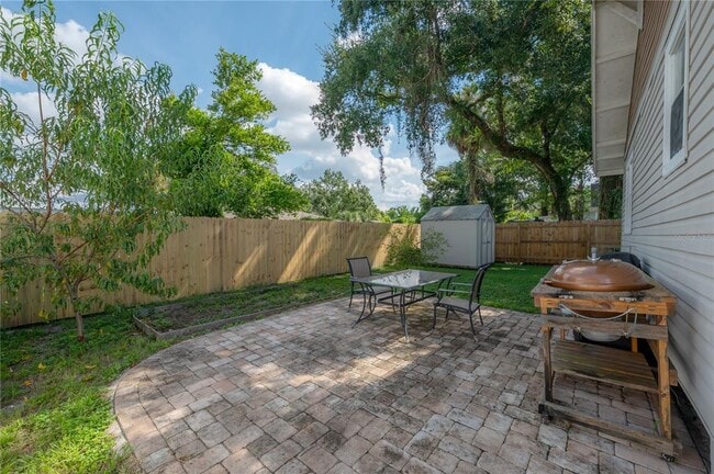 Building Photo - 207 W Hiawatha St