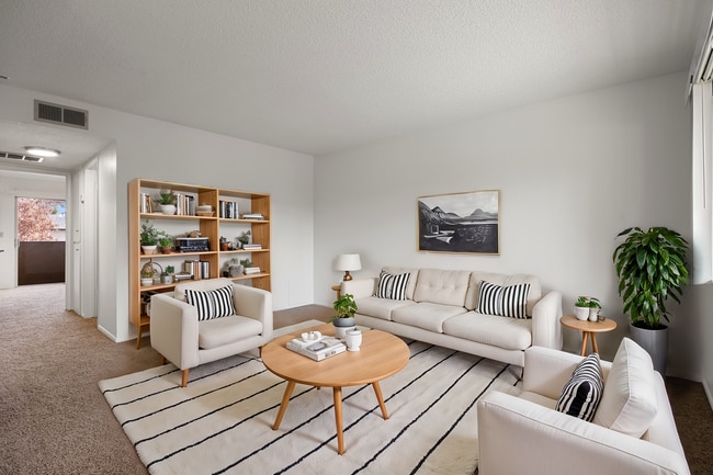 Building Photo - 1202 Bidwell Ave