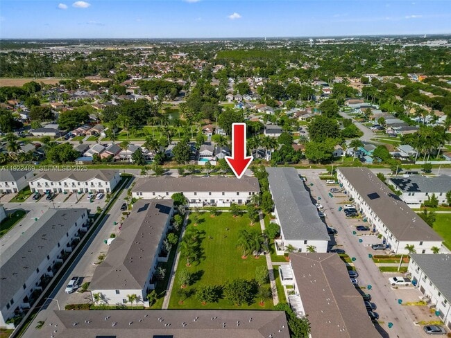 Building Photo - 757 SW 11th St