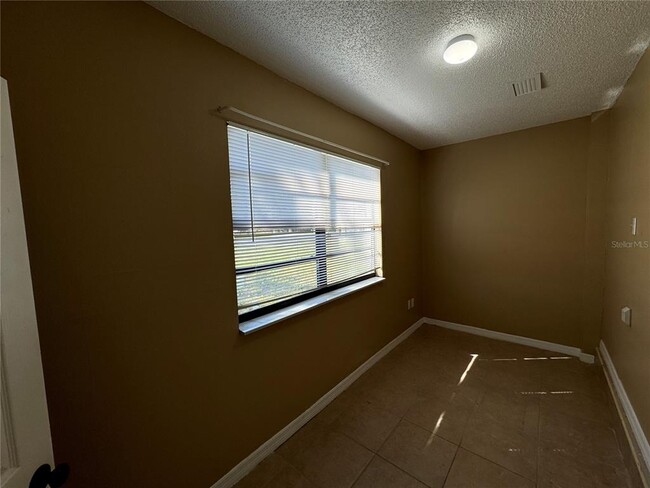 Building Photo - 10427 Flowers Ave