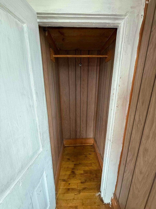 Building Photo - 104 N Vine St