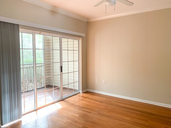 Building Photo - Beautiful 2/2.5 in Magnolia Place