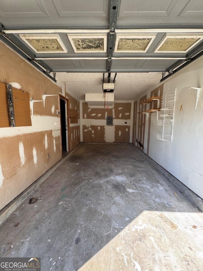 Building Photo - 1602 Pine Tree Trail
