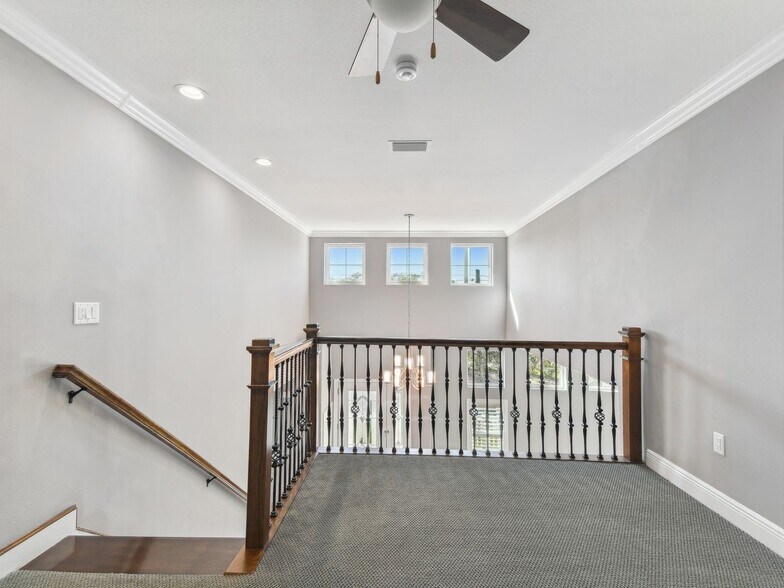 Building Photo - 21000 Isola Bella Cir