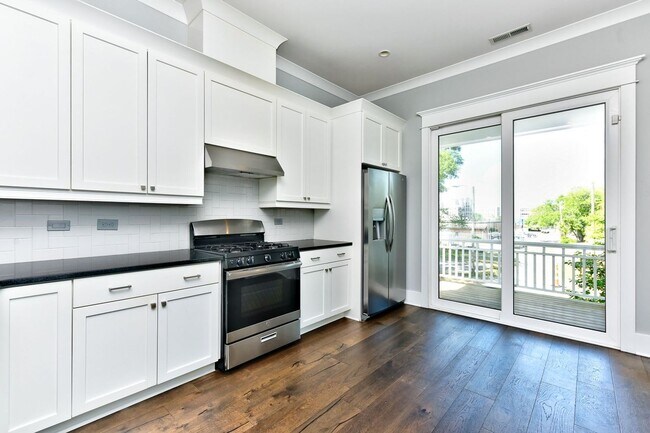 Building Photo - Brooklyn Art District | 2-Bedroom, 2.5 Bath