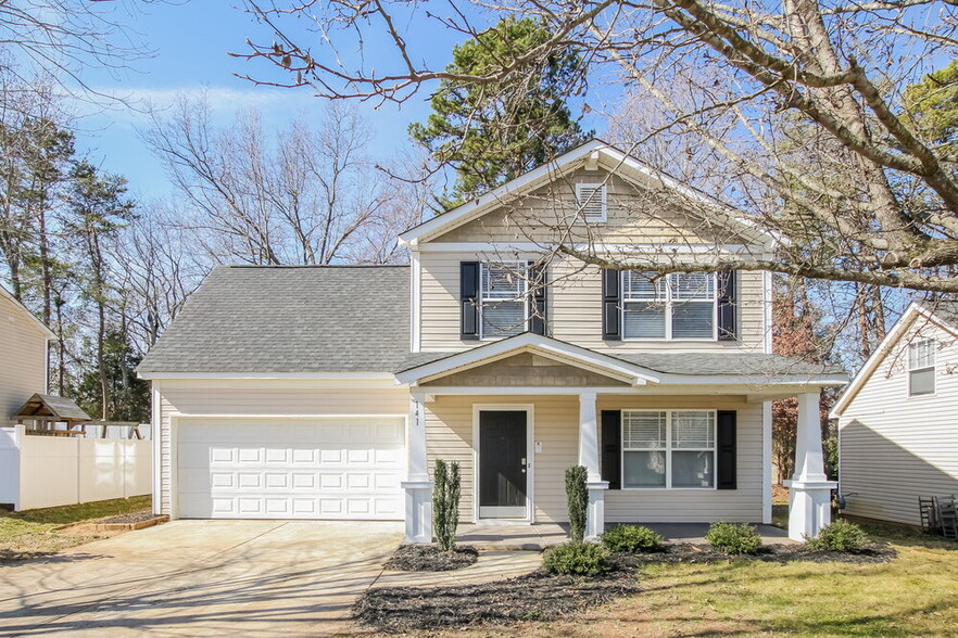 Primary Photo - 141 Peterborough Dr