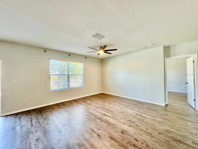Building Photo - 35743 Hillbrook Ave