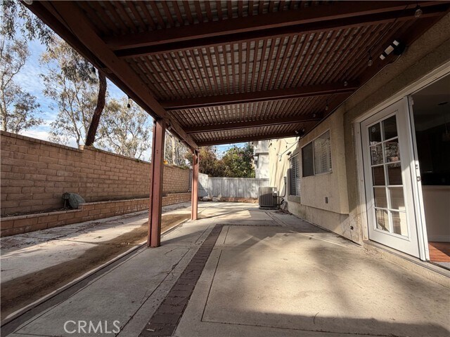 Building Photo - 7280 Comiso Way