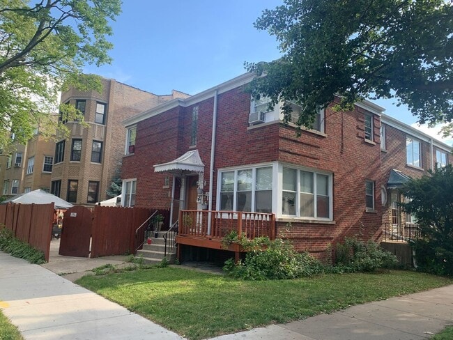 Building Photo - 6154 N Rockwell St