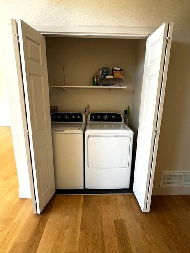 Building Photo - 55 Salt Lick Pl