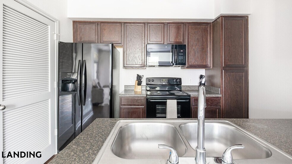 Building Photo - 15330 Liberty River Dr