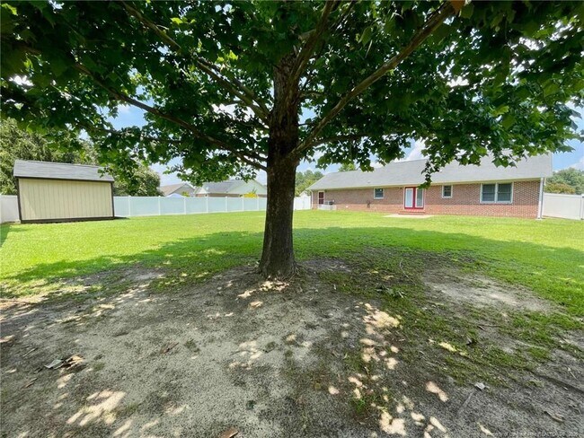 Building Photo - 172 Finch Rd