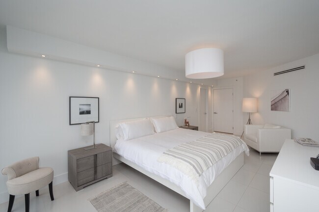 Building Photo - 6301 Collins Ave