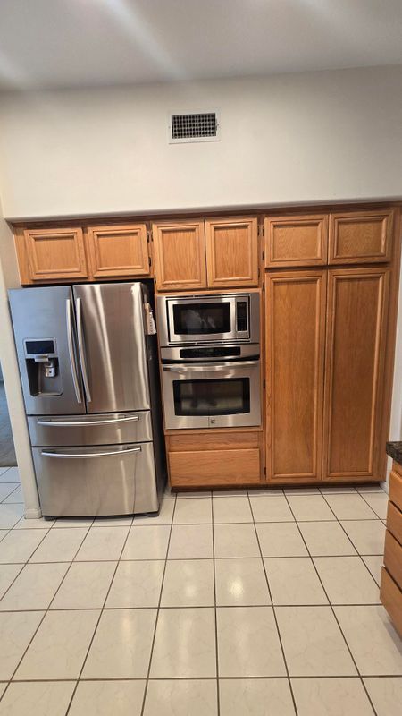 Building Photo - 1520 Upland Hills Dr S