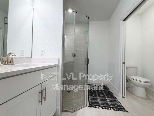 Building Photo - 16570 Ridgeview Cir