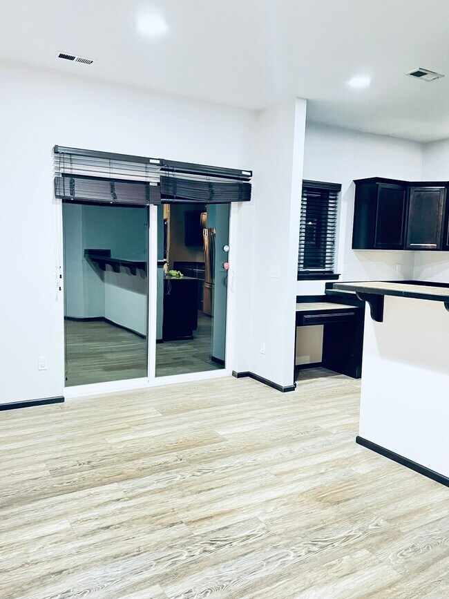 Building Photo - 5815 148th Pl NE