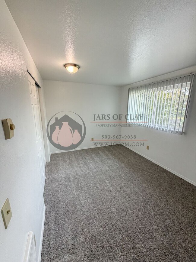 Building Photo - 3887 Partridge Ln NE