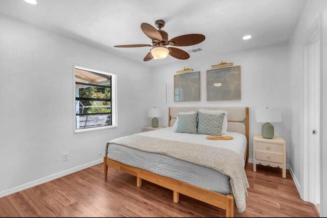 Building Photo - 528 N Palmway