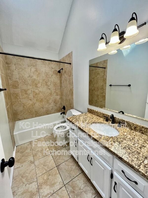 Building Photo - 1109 E Sleepy Hollow Dr