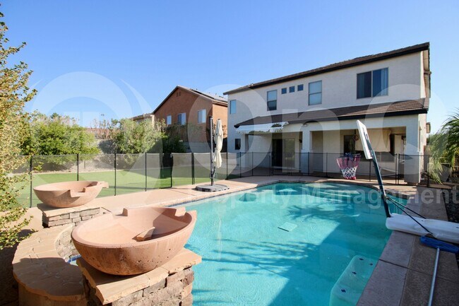 Building Photo - 11434 E Cliffrose Ln