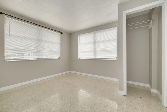 Building Photo - 3304 Bluebird Dr