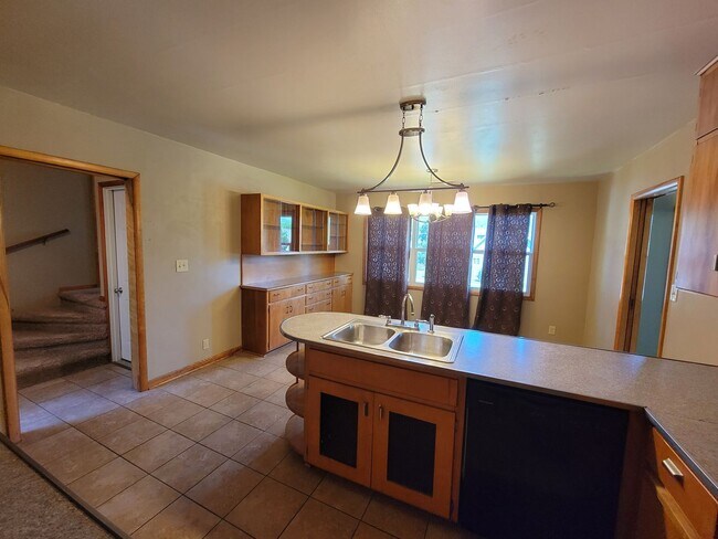 Building Photo - 1103 College St